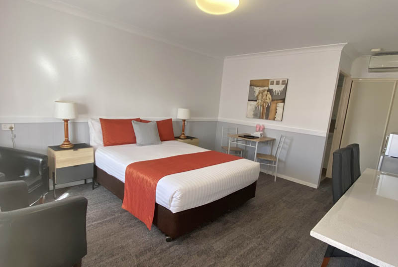 Queen Deluxe Room