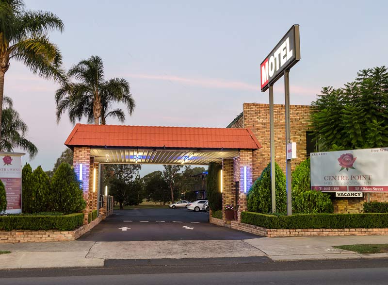 Center Point Mid City Motor Inn