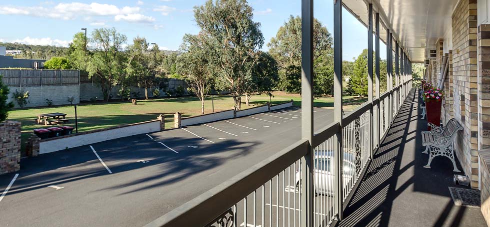 All of our rooms overlook our extensive lawns and sparkling pool area and the large area available for trailer parking. Centre Point Mid City Motor Inn - Warwick QLD